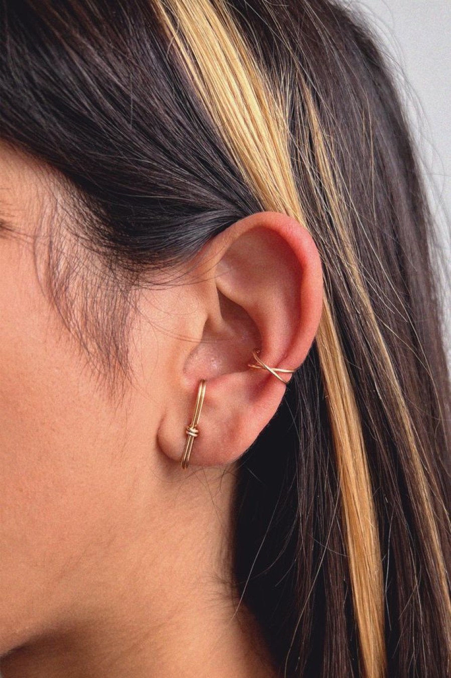 Boucles D'Oreilles YAY Paris | Faux Piercing Croise Essentiel