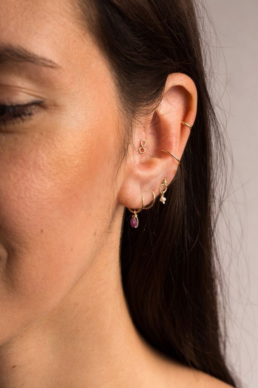 Boucles D'Oreilles YAY Paris | Mini Creoles Enlace - Rubis